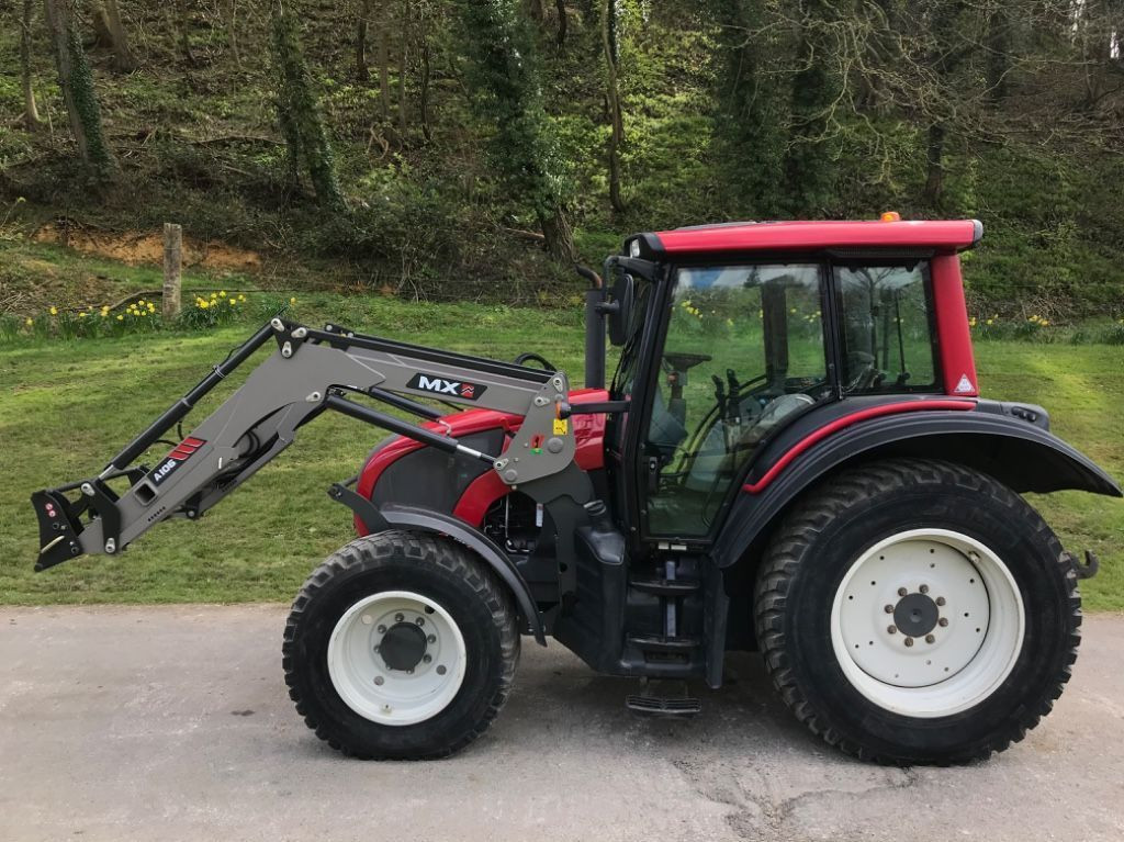 2012 Valtra N82 Tractor