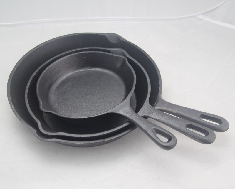 pre-seasoned cast  iron skillet set